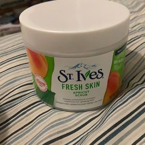 St Ives fresh skin apricot scrub